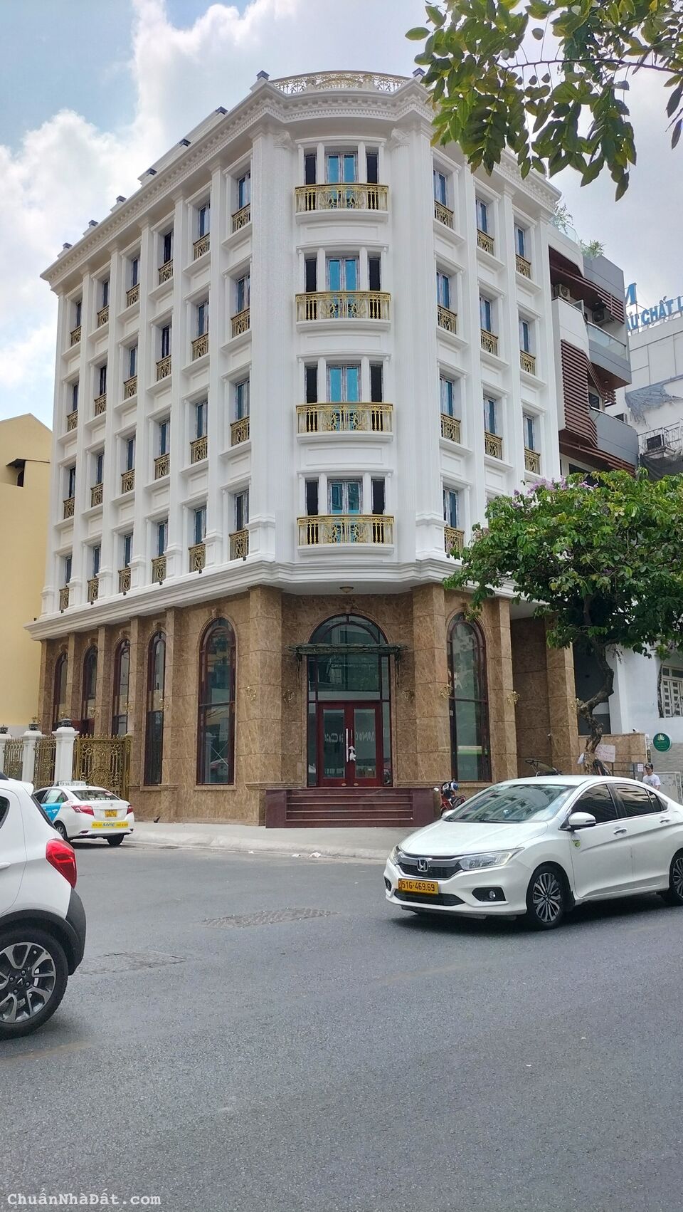 Cho thuê tòa nhà 37 Phùng Khắc Khoan P. Đa Kao Quận 1. 13x18m. KC; Hầm 6 tầng, giá: 390tr/  tháng