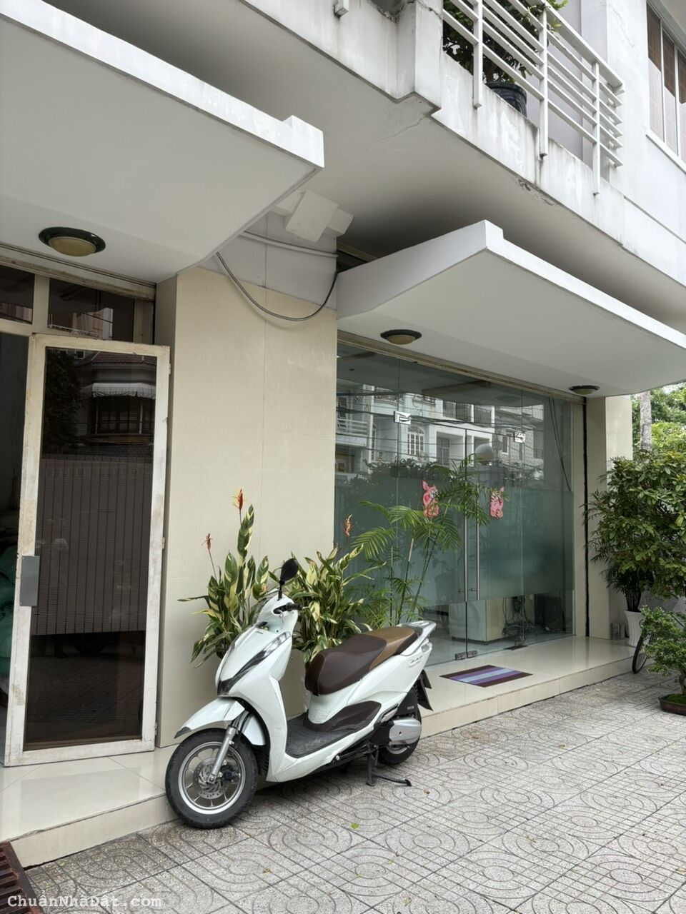 Bán biệt thự 2 mặt tiền đường số 1B P Bình Trị Đông B Bình Tân, DT: 12x20m, 4 lầu, giá: 35 tỷ TL