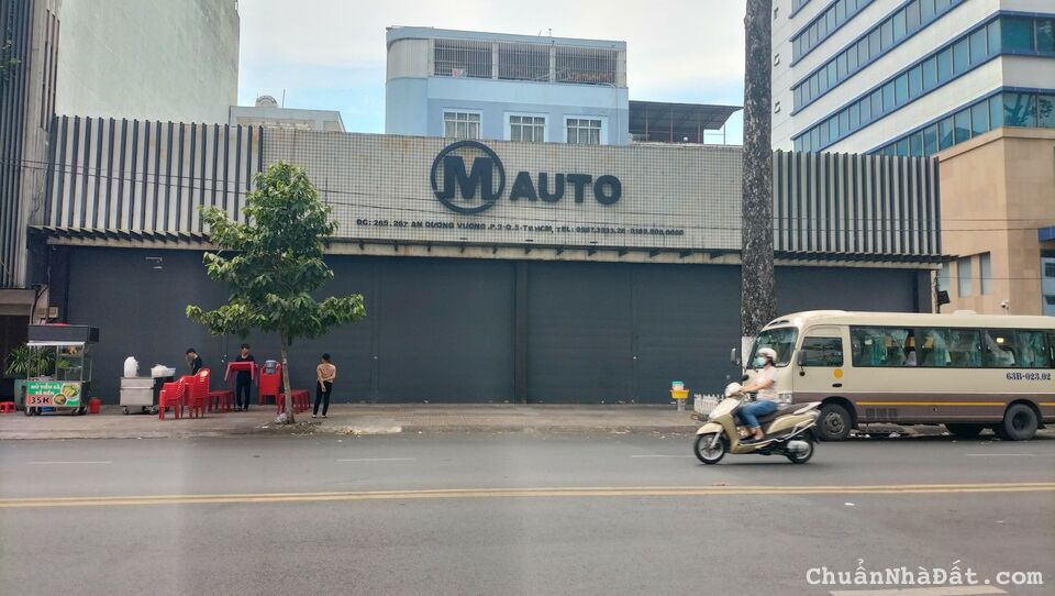 Cho thuê nhà mặt tiền An Dương Vương Quận 5, DT: 25x10m, 1 lầu, giá: 250tr thương lượng