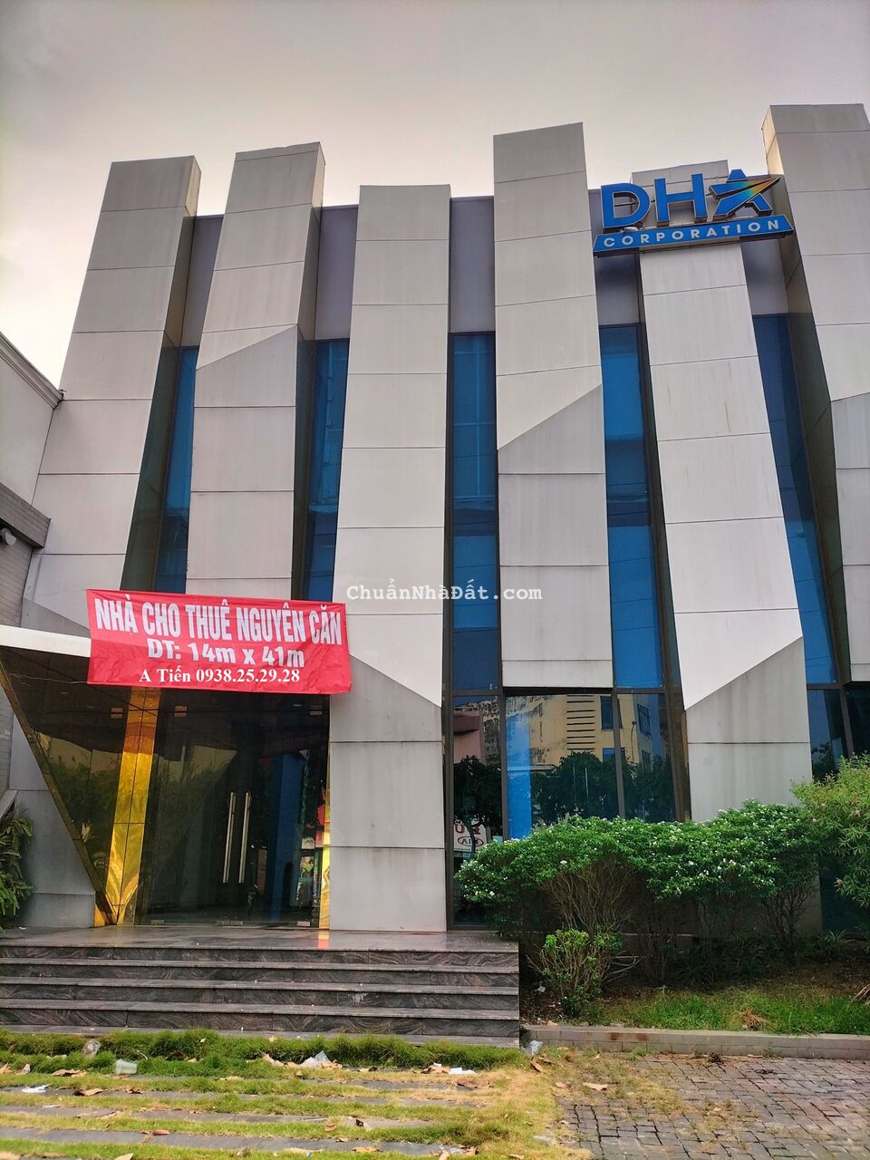 Cho thuê nhà 46 Kinh Dương Vương Quận 6, DT: 14x42m, trệt + 1 lầu, giá: 170tr thương lượng