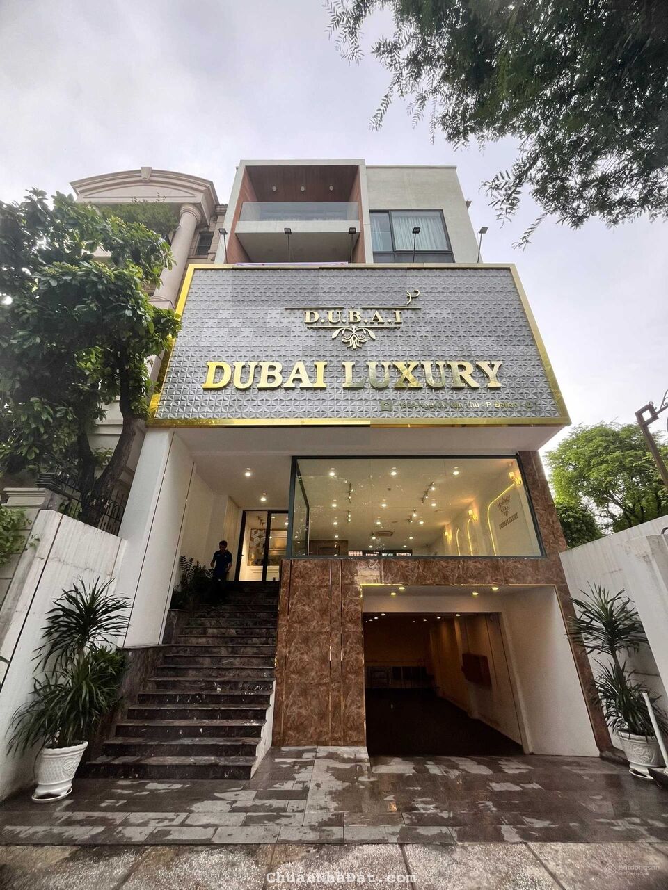 Cho thuê tòa: 180A Nguyễn Văn Thủ, phường Đa Kao, Quận 1, DT:8,5x18m, KC:Hầm + 6 lầu, giá: 200tr TL