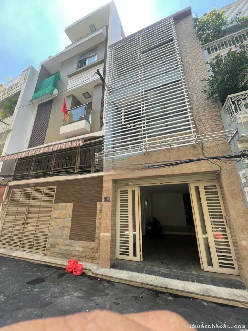 2,6 tỷ giảm còn 2 tỷ 250. Nhà 64m2 hẻm TRẦN HUY LIỆU, P15, Phú Nhuận. Xây 1trệt 2lầu,cho thuê 14tr