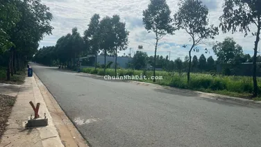 Tôi chính chủ cần bán lô đất đường nhựa 16m, ngay trung tâm thành phố Bến Cát