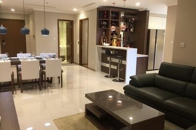 Cho thuê căn hộ 3 phòng ngủ Vinhomes Central Park, nội thất cao cấp, cực đẹp, giá 31 triệu