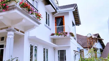 CHO THUÊ VILLA SÂN VƯỜN TRUNG TÂM ĐÀ LẠT, ĐƯỜNG HẺM Ô TÔ HÙNG VƯƠNG, 6PN FULL NỘI THẤT 25TR, LH 088