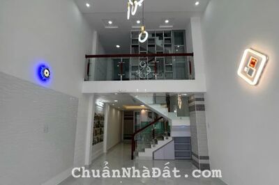 Cần bán gấp căn nhà Nguyễn Thượng Hiền p5 Bình Thạnh  DT: 50m2. Giá 2tỷ  . Sổ hồng riêng.