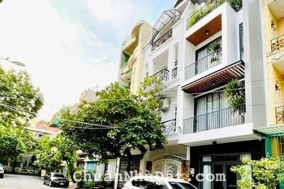 Cần bán gấp căn nhà Nguyễn Văn Đậu p11 Bình Thạnh  DT: 91,2m2. Giá 2,7 tỷ  . Sổ hồng riêng.