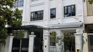 Bán căn Biệt Thự Nam Thông 2 Phú Mỹ Hưng quận 7 nhà đẹp sổ hồng sẵn