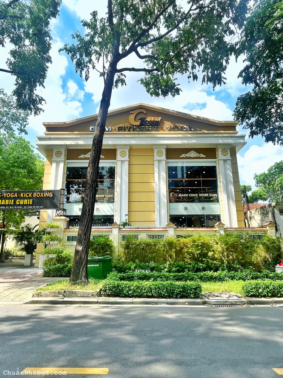 Cho Thuê Nhà Mặt Tiền đường Phạm Ngọc Thạch, Q. 3 - DT 10m x 30m - Trệt 3 Lầu 