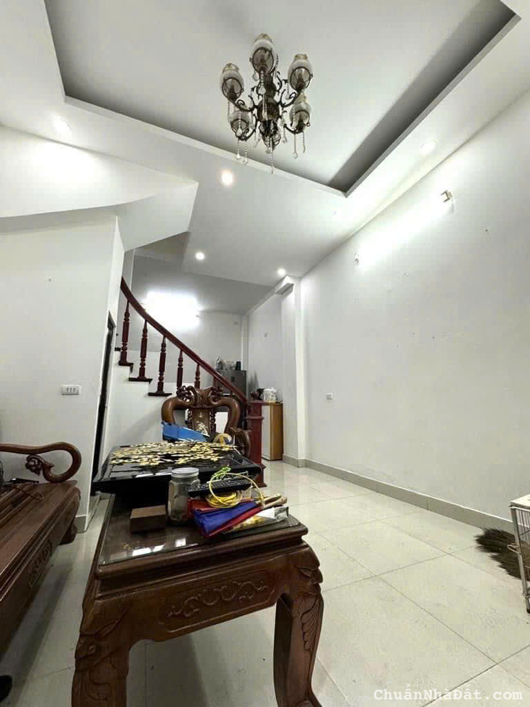  Bán nhà TRUNG TÂM ĐỐNG ĐA vị trí cực đẹp 30m2 x 4 tầng - Sổ đỏ sẵn - chỉ 5.x tỷ. Lh:0965135166.