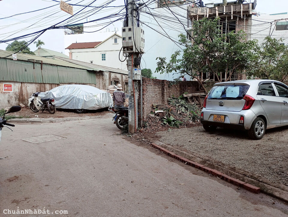 ĐẤT THẠCH BÀN – 55M2 NGÃ 3 SIÊU ĐẸP - Ô TÔ 16 CHỖ VÀO TẬN ĐẤT – SỔ ĐỎ 5.2 TỶ. LH:0974573073