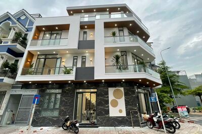 Bán nhà 2MT Tại Bình Chuẩn - Tp Thuận An, giá siêu rẻ chỉ 5.8 tỷ 72m2. Lh:0984289447.