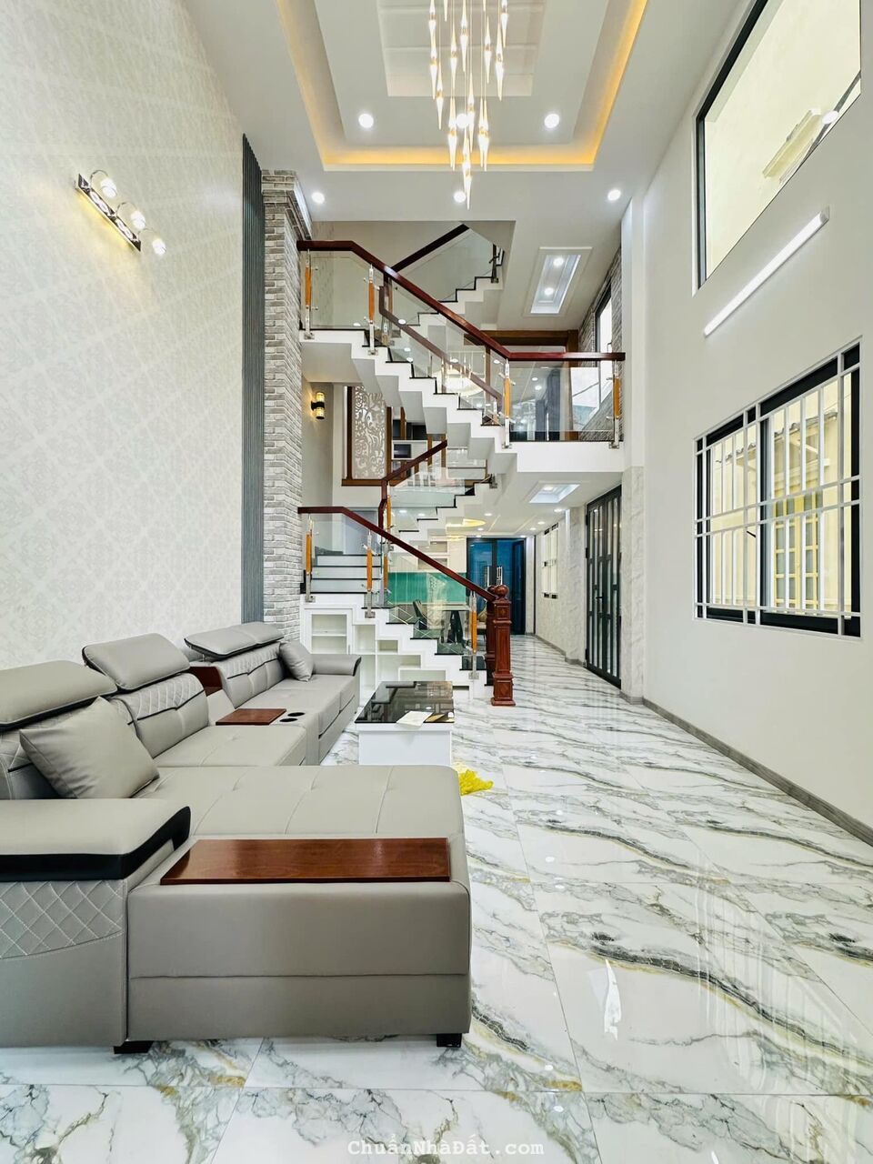 Chủ cần vốn bán gấp nhà 56m2 Đường Huỳnh Văn Nghệ, P. 15, Tân Bình. Hẻm xe hơi giá 4 tỷ 500.