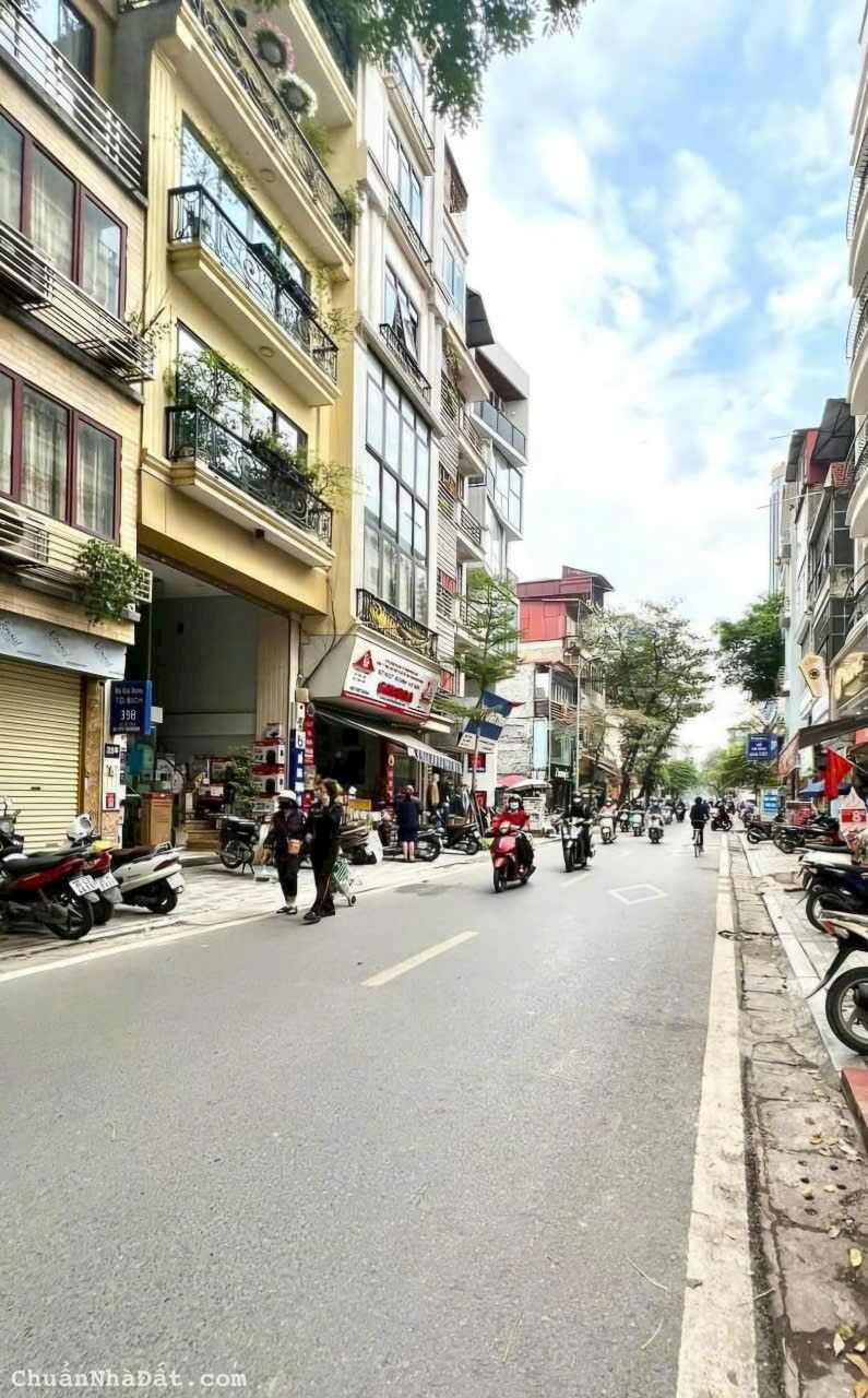 Bán Tòa nhà 10 tầng Mặt phố Yên Phụ, Tây Hồ, lô góc đẹp nhất phố, view hồ Tây.