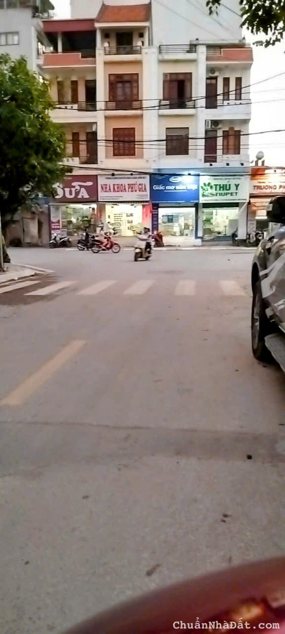 Bán ĐẤT Phú Thượng Tây Hồ DT 130.5 m2 MT 6.8m ô tô vào đất giá chỉ 25 tỷ 2 