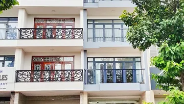 NHÀ PHỐ 6 TẦNG MĂT TIỀN D4 KDC HIMLAM Q7