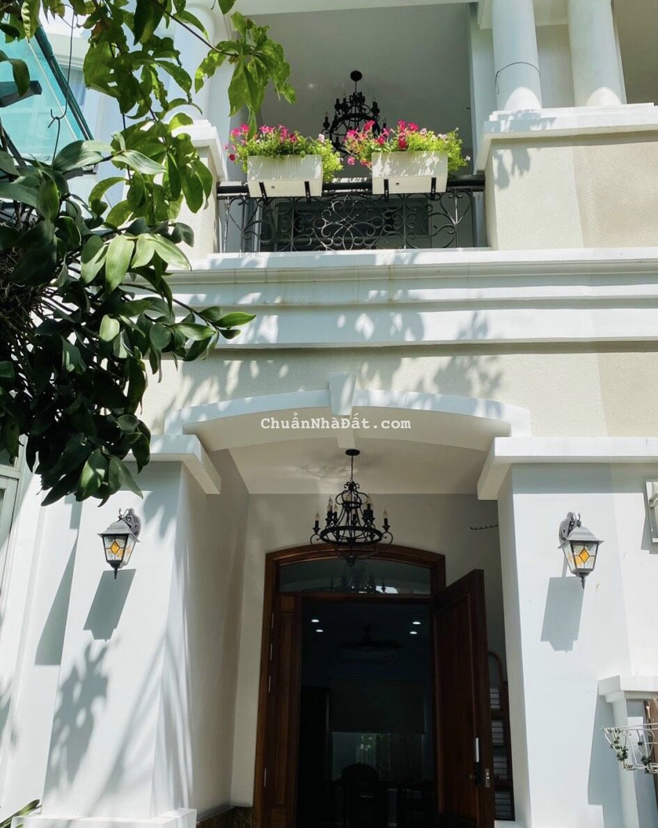 Cần cho thuê Biệt thự Nam Viên, Phú Mỹ Hưng, Quận 7, 126m2, 4PN