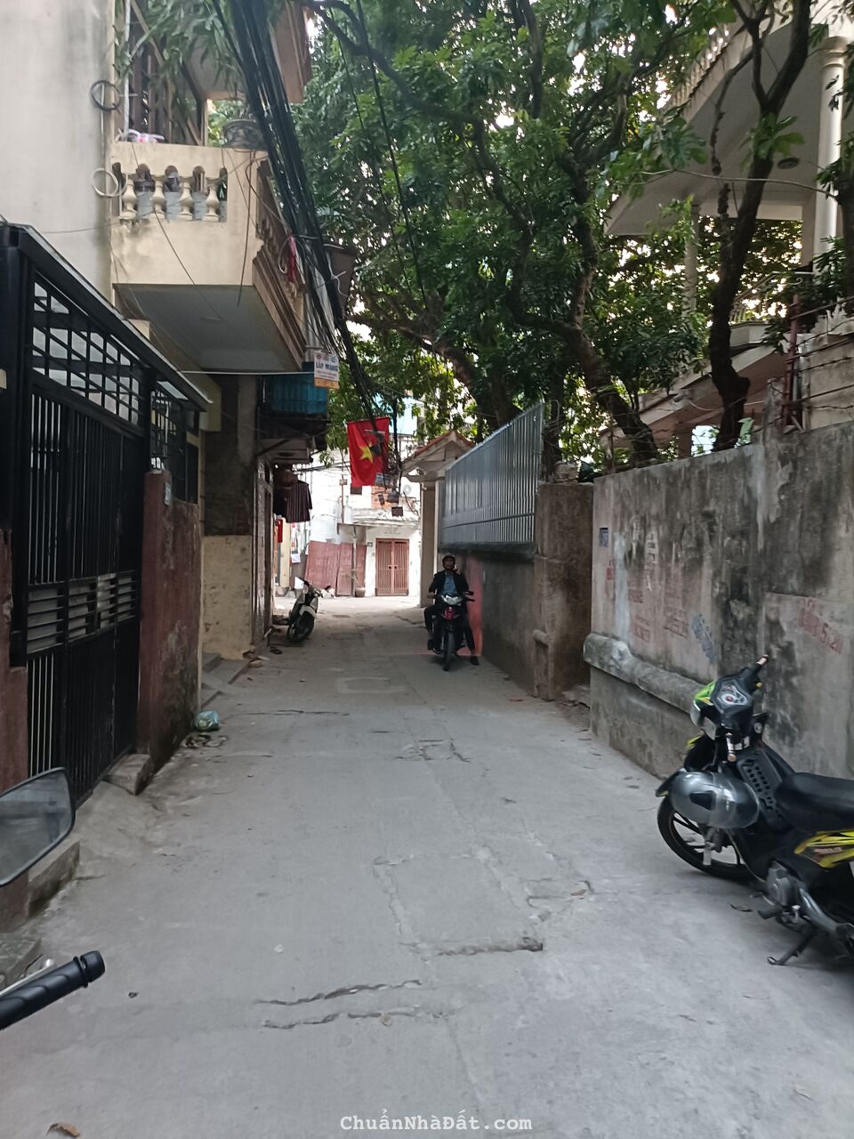 Định Công Thượng, ôtô vào nhà, ngõ thông, kinh doanh, văn phòng, nhà mới dân xây, 40m2*4 tầng . 


