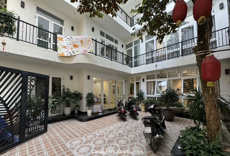 Biệt thự VIP Tây Hồ 164/170m2 x 3 tầng, ô tô vào nhà, MT 9m, giá 58 tỷ