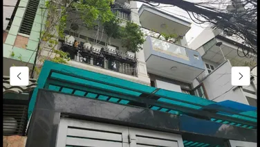 Nhanh tay sở hữu căn nhà riêng đối diện công viên ở Hoàng Diệu , Quận 4, TP.HCM. Giá rẻ hơn 30%