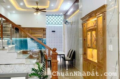 Giá hời 2 tỷ 150 triệu căn 55,2m2 đường Huỳnh Văn Nghệ, phường 15, Tân Bình, hẻm xe hơi 4m.