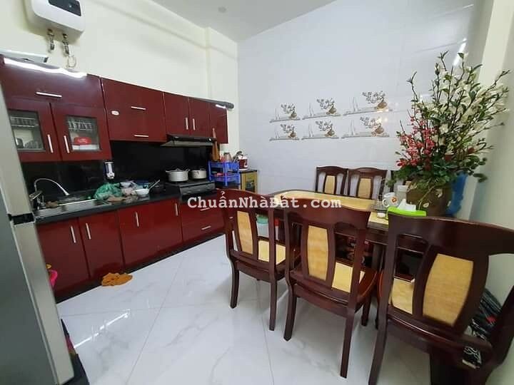 Bán nhà 2 mặt thoáng phố Kim Mã, Ba Đình, 65m2, ô tô đỗ cửa, kinh doanh, giá 9,8 tỷ. LH: 0904625904