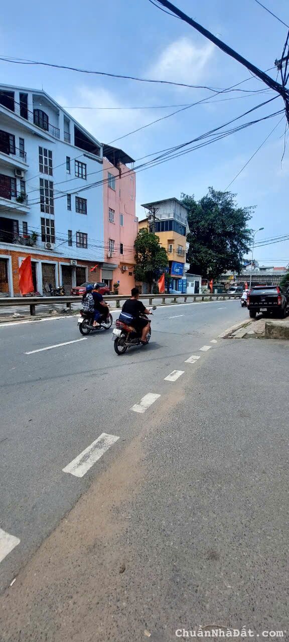 Bán Nhà View Sông Hồng Mặt Tiền Rộng, Nở Hậu, Ô Tô Tránh, Giá 8,28 tỷ