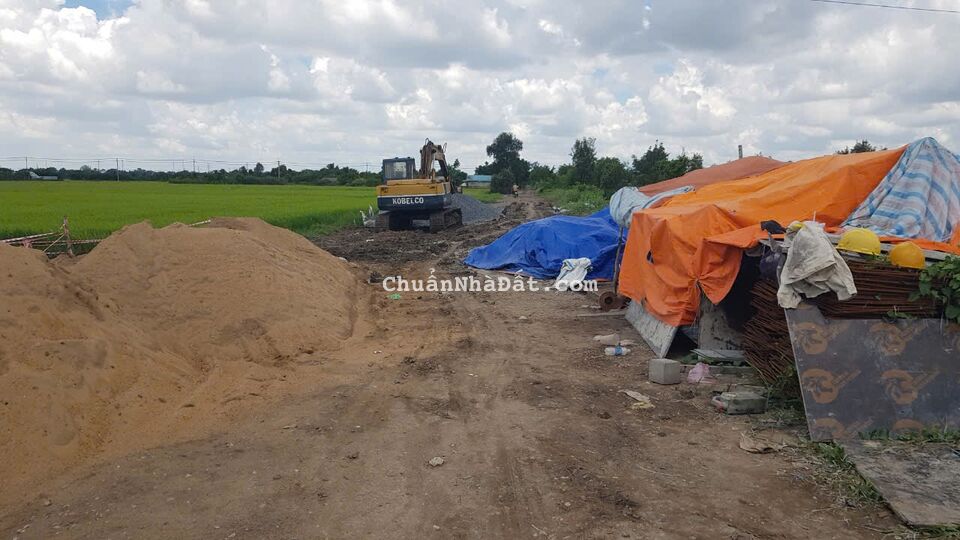 Bán miếng đất mặt tiền vành đai 3. DT: 2512m2 . Qh đất ở . Tân thạnh đông .củ chi