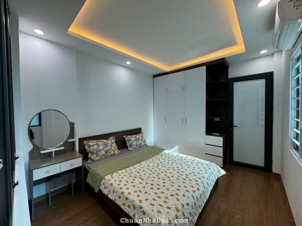 Bán Nhà Khương Trung - Thanh Xuân , DT 42m2 ,Giá hơn 7tỷ , Full nội thất ,Lô Góc ,2 Mặt thoáng ,các