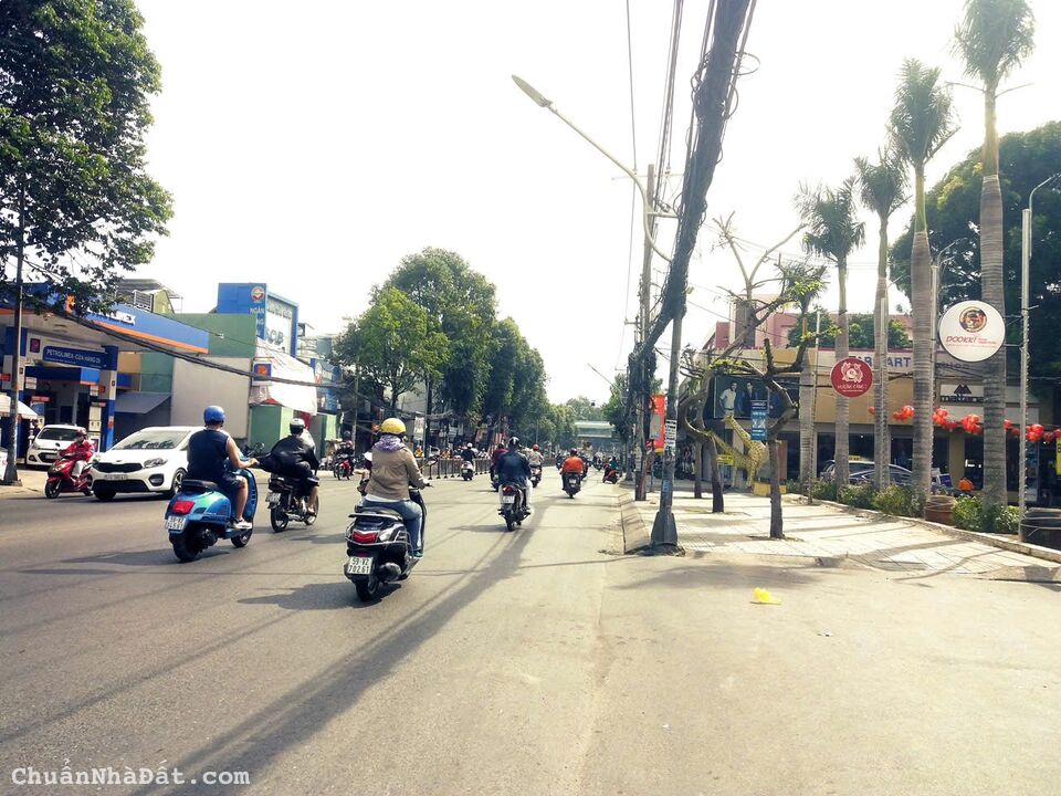 Bán nhà mặt tiền Quang Trung, P. 11, Quận Gò Vấp. DT: 4 x 17m. 3lầu 