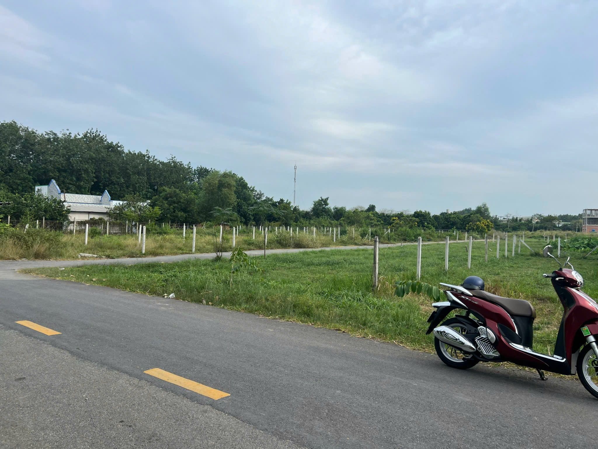 KẸT TIỀN BÁN GẤP 1.014M2 ĐẤT NGAY KCN ĐÔNG DÂN, GẦN CHỢ XÂY Ở LIỀN. GIÁ 150 TR/SỔ