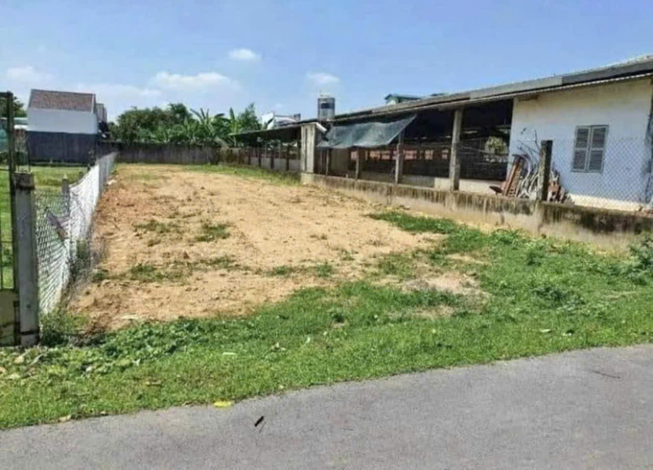 [CHÍNH CHỦ] BÁN 320M2 ĐẤT THỔ CƯ SÁT TRƯỜNG HỌC, CHỢ NGAY KCN ĐÔNG DÂN. GIÁ 180TR