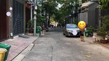 NHÀ ĐẸP PHÍA TRÊN VÒNG XOAY PHÚ HỮU – 3 TẦNG, GIÁ CHỈ NHỈNH 6,X TỶ