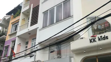 MT đường HOA SỮA - NGAY CO.OP MART PHAN XÍCH LONG - Mới Xây, Trệt+ 4 Lầu - 19 Tỷ!