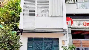 Cho thuê nhà mặt tiền đường Ba Vì, Phường 15, Quận 10. Trệt, lầu, sân thượng chỉ 40tr