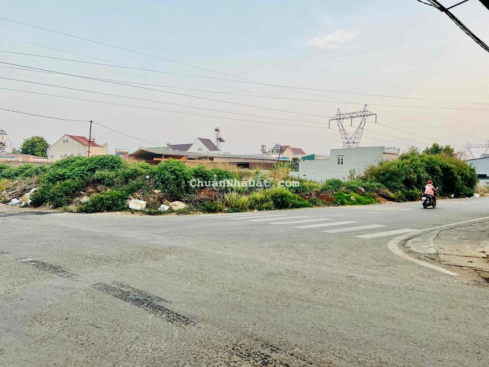 Bán đất 2 mặt tiền 1650m2 trung tâm h. Đức Trọng