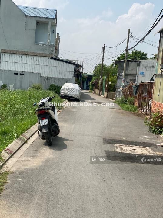 Kẹt tiền nên cần bán lô đất ngay UBND xã Hưng Long, MT Đoàn Nguyễn Tuấn, SHR, 633tr/75m2 đường 12m