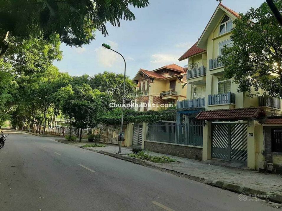 Bán nhanh lô đất, 70,9m2, giá 4tỷ750triệu, đường 25m ngay ngã 4 T.Lân