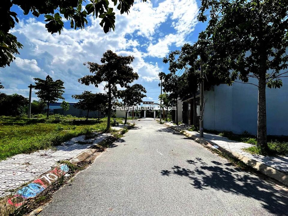 Gấp lắm rồi. Bán cắt lỗ lô đất 2 mặt tiền nở hậu VSIP2A