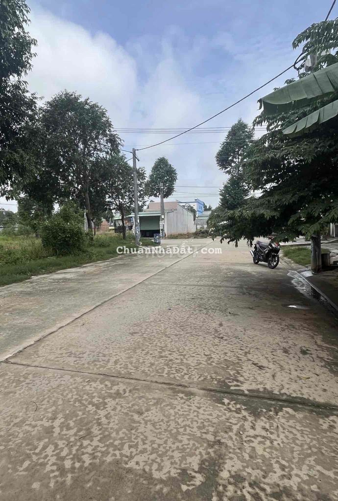 Đất cần bán gấp, gần đường chủ cắt lỗ 200tr