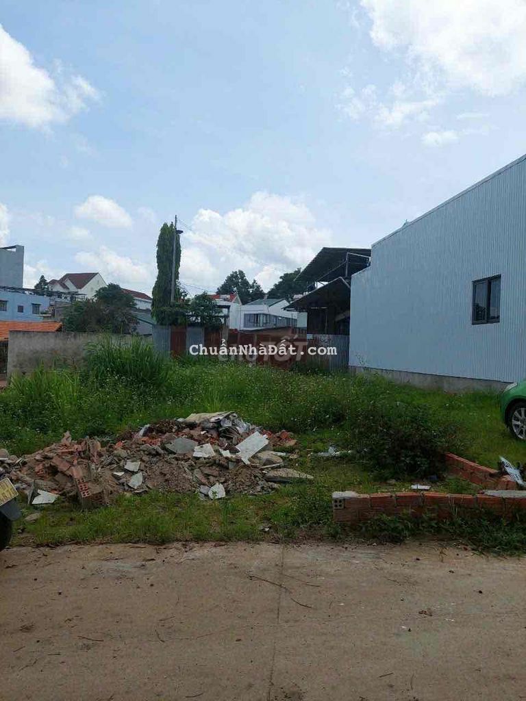 ĐẤT HẺM 33 GIẢI PHÓNG TÂN THÀNH CÁCH MẶT TIỀN GIẢI PHÓNG 120m