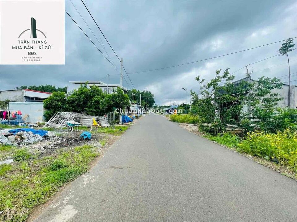 Bán Đất Xã Đá Bạc Tặng căn nhà mới xây.dân cư đông buôn bán sầm uất.