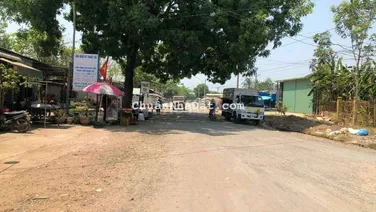 Lô đất 1tỷ8 sát KDC sát KCN cần bán gấp 11m nở hậu 15m có tc chỉ 800tr