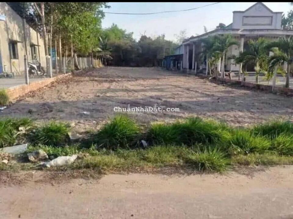 nhà cần bán đất do thua lỗ, có sẵn thổ , đường rộng, tiện ích đầy đủ