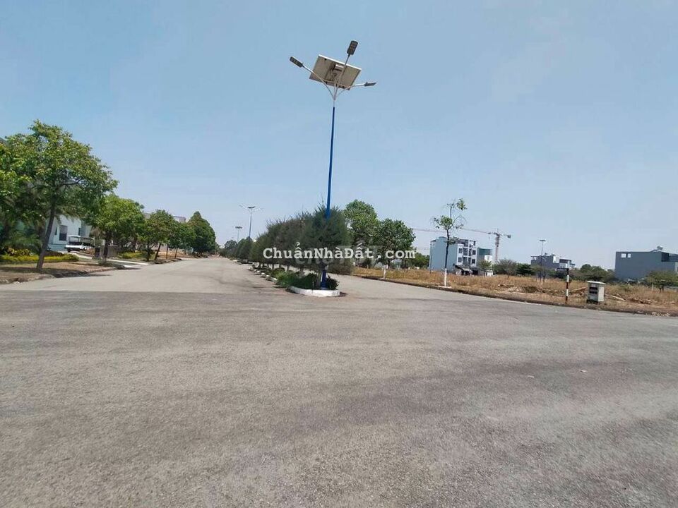 Đất 5x20m Trục chính đô thị Bình Nguyên giáp làng đại học quốc gia