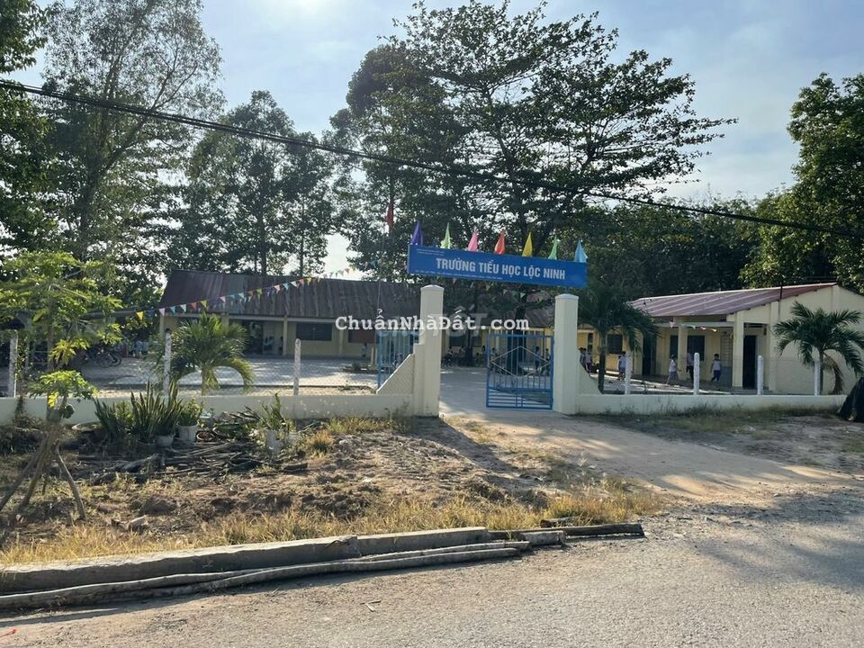 Đất Full Thổ đường oto chỉ 390tr Cách nhựa 100m,Lộc Ninh DMC