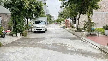 Cần tiền vào chứng khoán bán 60m2 đất TĐC Trâu Quỳ. Đường 11m, hướng Tây Bắc