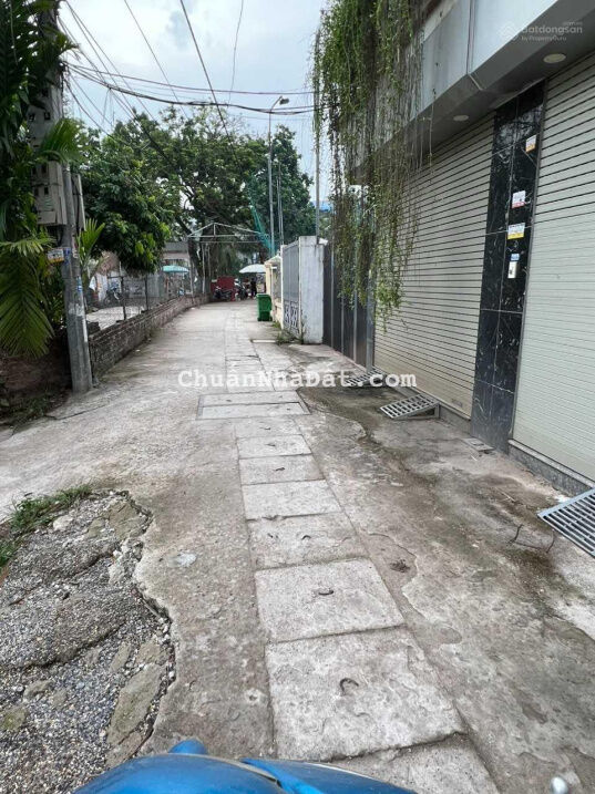 Chỉ hơn 1 tỷ có ngay lô đất ngõ thông, lô góc, cực đẹp ở Yên Nghĩa. DT 30,5m2. LH 0977218859