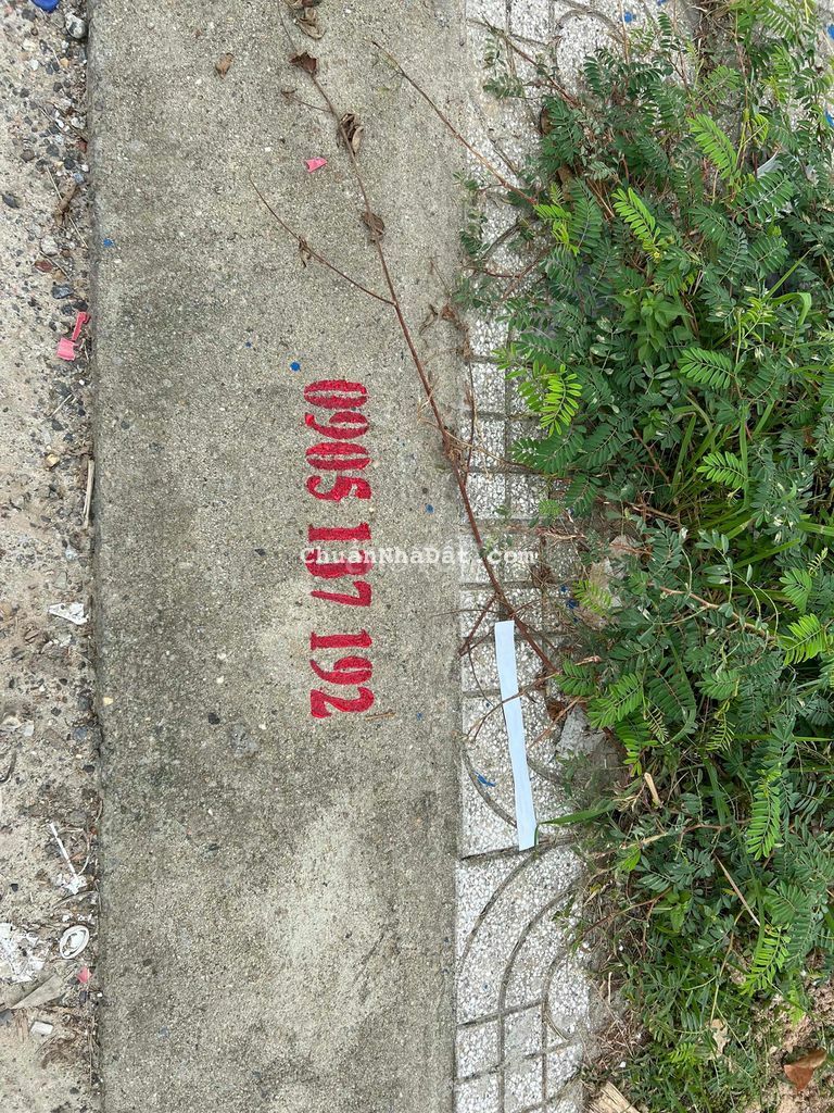 Lô 2 mặt tiền gần biển