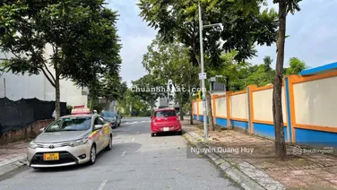 Bán gấp lô đất 75m2 tại khu đấu giá Việt Hưng, Long Biên, khổ đẹp giá hợp lý